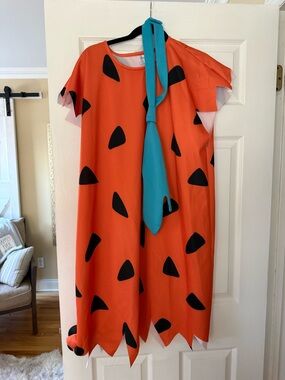 Spirit Halloween Fred Flintstone Costume Size L/XL worn for few hours, with wig